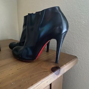 Christian Louboutin black size 37 booties
